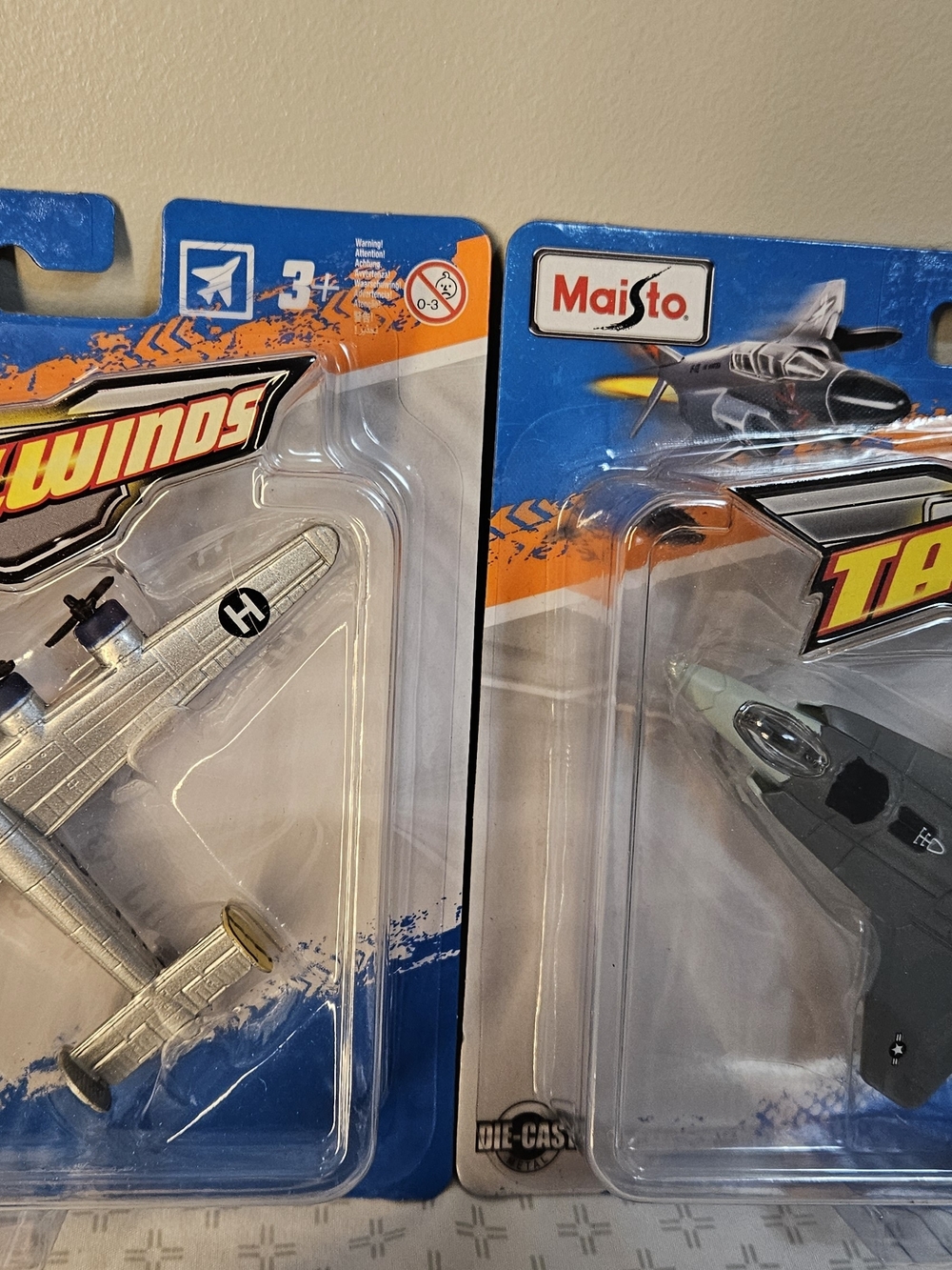 Maisto Toy Planes 2 count